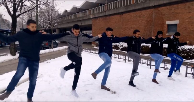 Λεβέντες Κρητικοί χόρεψαν πεντοζάλι στο χιόνι και τρέλαναν τους Γερμανούς