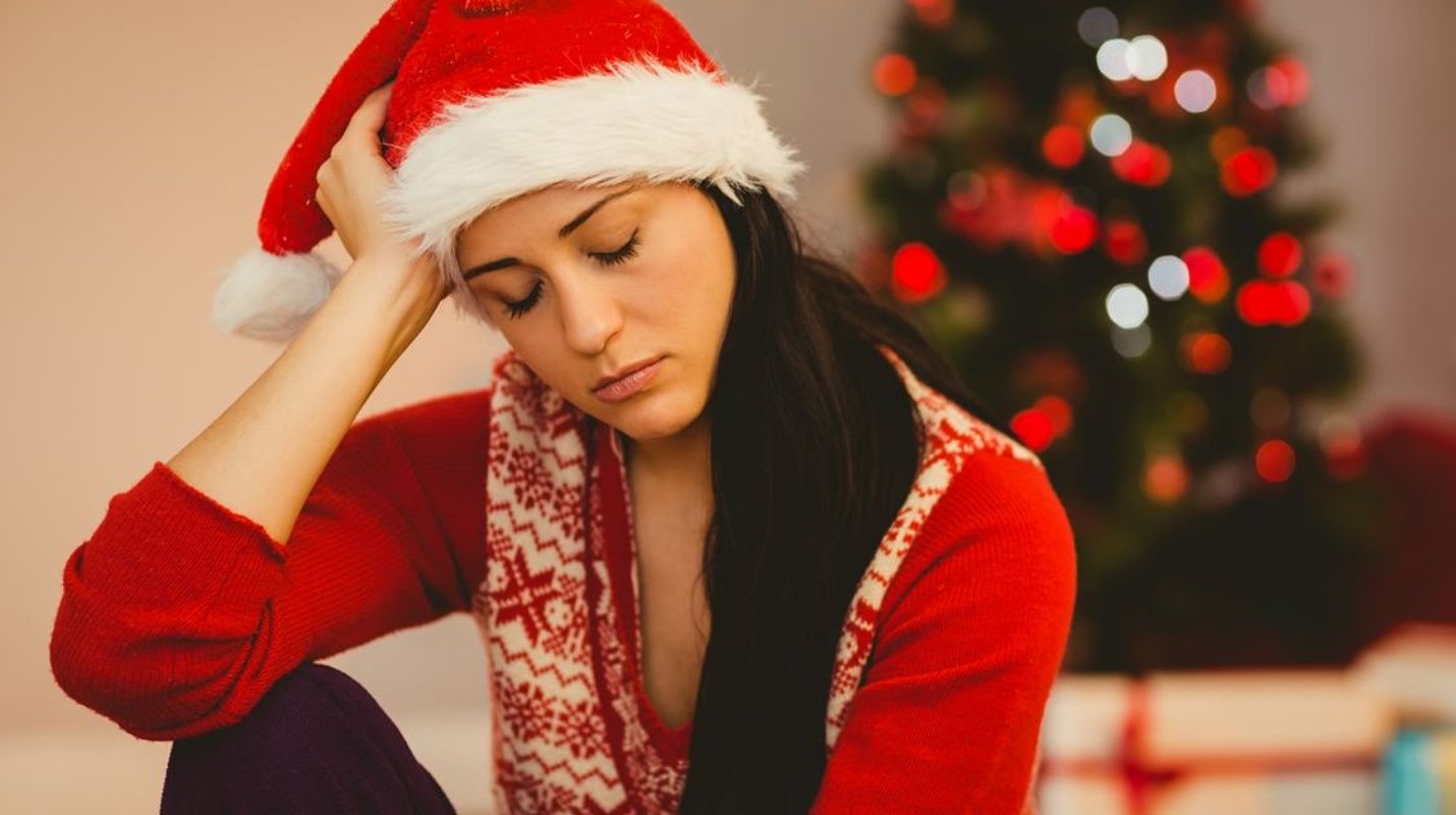 H κατάθλιψη των Χριστουγέννων: Γιατί δεν μπορώ να χαρώ όπως όλοι;