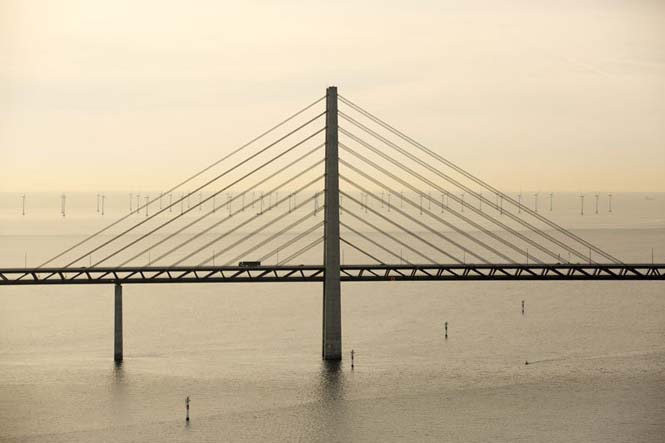 Αυτή η καταπληκτική γέφυρα μετατρέπεται σε τούνελ και συνδέει την Δανία με την Σουηδία (10)