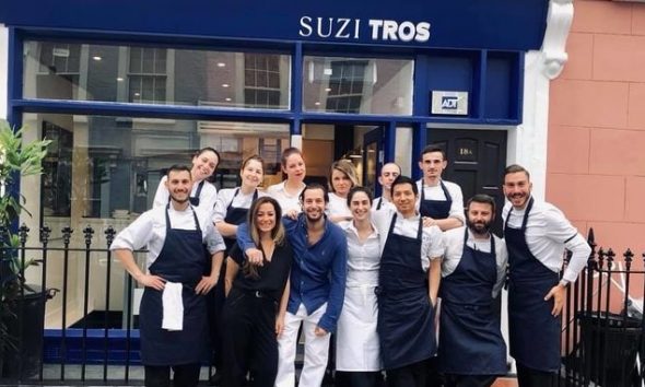 Suzi Tros: Η ατάκα της Ρένας Βλαχοπούλου έγινε εστιατόριο στο Λονδίνο