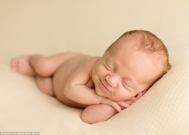 16 νεογέννητα μωρά χαμογελούν στον ύπνο τους και μας προκαλούν τα πιο όμορφα συναισθήματα - Εικόνα 12