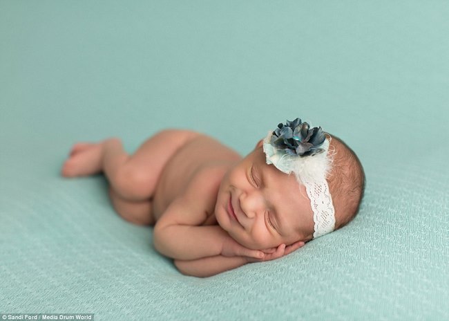 16 νεογέννητα μωρά χαμογελούν στον ύπνο τους και μας προκαλούν τα πιο όμορφα συναισθήματα - Εικόνα 13