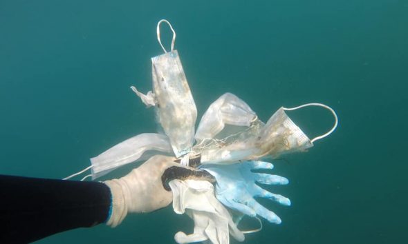 Γεμάτος μάσκες και γάντια ο βυθός της Μεσογείου: «SOS» από τις γαλλικές αρχές για τη «ρύπανση κoρoνoϊoύ»
