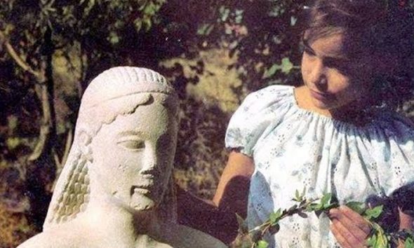 Ο κήπος με τα αγάλματα: Η νοσταλγική καλοκαιρινή σειρά των παιδικών μας χρόνων-θυμάστε;