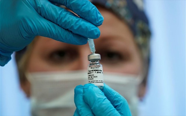 Νέα δημοσκόπηση: Τρεις στους τέσσερις Έλληνες λένε «ναι» στο εμβόλιο για τον κορωνοϊό
