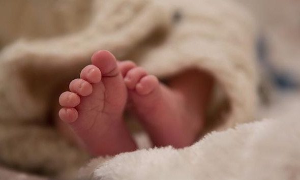 Γυναίκα πέταξε από τον 13ο όροφο πολυκατοικίας το νεογέννητο μωρό της φίλης της