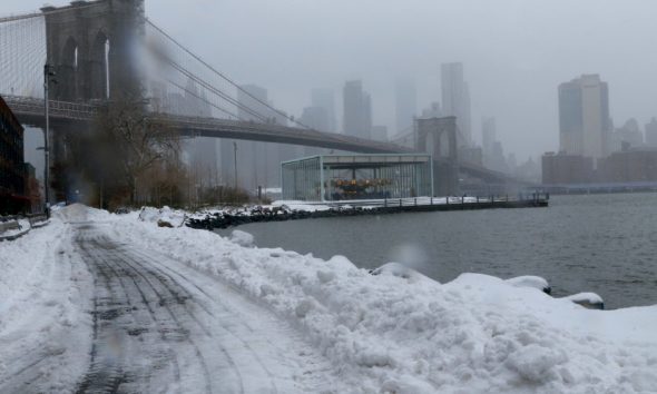 Η Νέα Υόρκη ντύθηκε στα λευκά και οι εικόνες του χιονισμένου Σέντραλ Παρκ είναι εντυπωσιακές