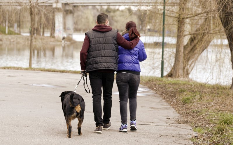 Πρόστιμο 300 ευρώ σε όποιους βγάζουν βόλτα τον σκύλο τους χωρίς λουρί