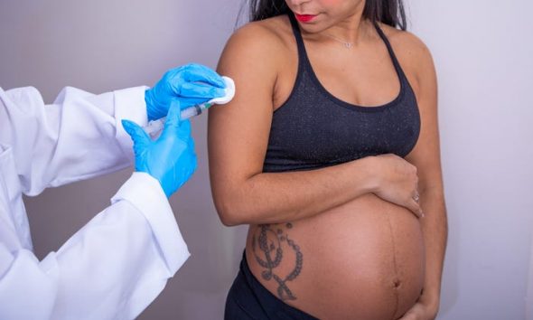 Νέα μελέτη: Τα εμβόλια Pfizer και Moderna είναι ασφαλή για εγκύους, θηλάζουσες και όσες θέλουν να κάνουν παιδί