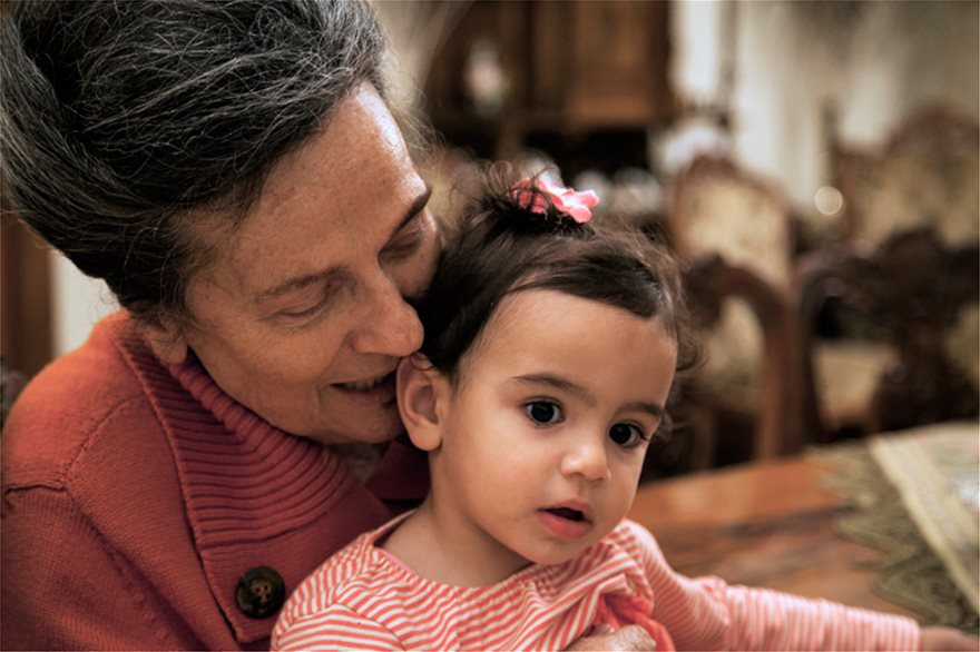 Σταυρούλα Πελέκη: Η γυναίκα με τις “540 κόρες” που αφιέρωσε τη ζωή της στα ορφανά