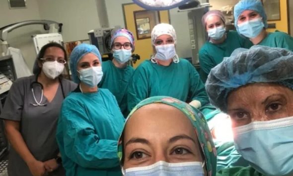 Γυναίκες χειρουργούν γυναίκες: Η στιγμή του καθήκοντος που μοιράστηκε η κορυφαία θωρακοχειρουργός, Καλλιόπη Αθανασιάδη