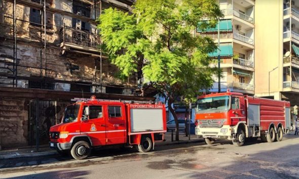 Πυρκαγιά ξέσπασε σε κτήριο στο κέντρο της Αθήνας – Ευτυχώς δεν υπήρξαν θύματα