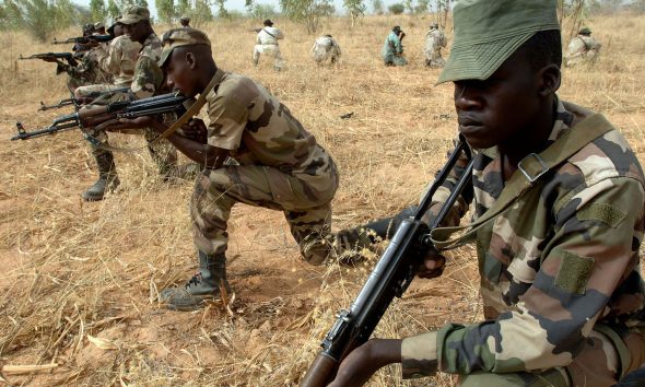 Νίγηρας: Τουλάχιστον 10 στρατιώτες νεκροί από επίθεση τζιχαντιστών στα σύνορα με το Μάλι