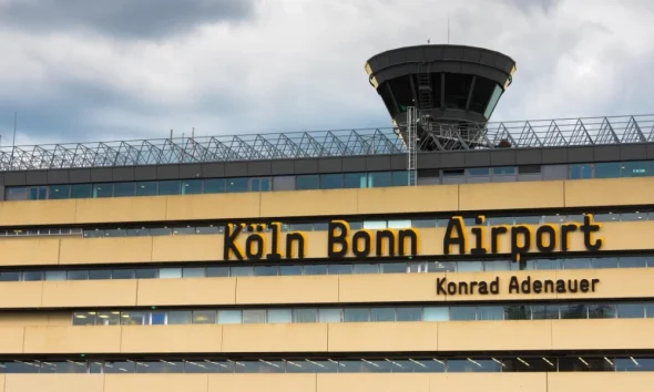 Αεροδρόμιο Κολωνίας: 57χρονος άνδρας παρέσυρε με το όχημα του πεζούς – Μέσα στους τραυματίες και δύο αστυνομικοί