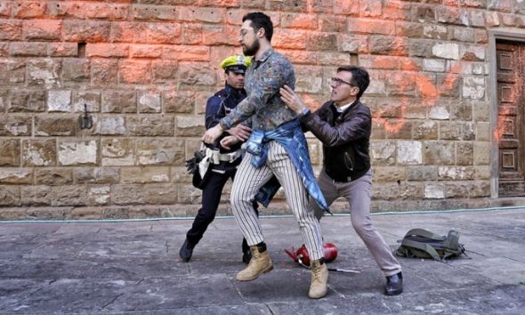 Φλωρεντία: Επίθεση δημάρχου σε ακτιβιστή έπειτα από βανδαλισμό του παλατιού