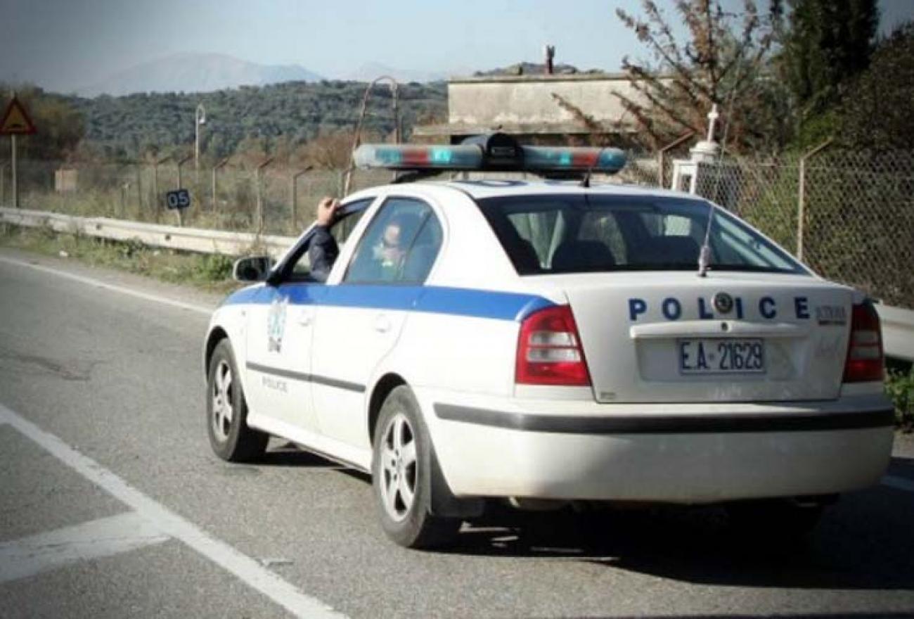Ηράκλειο: Αυτοκίνητο έπεσε πάνω σε περιπολικό που βρισκόταν στο σημείο για  άλλο τροχαίο! | ekriti.gr