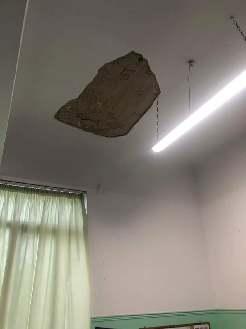 Βόλος: Κατέρρευσε οροφή σε δημοτικό σχολείο - Από θαύμα δεν υπήρξε τραυματισμός - CNN.gr