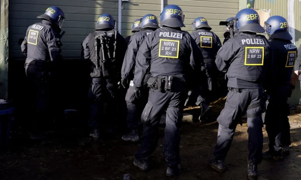 Γερμανία: Πυροβολισμοί στο εργοστάσιο της Mercedes – Ένας νεκρός και ένας τραυματίας