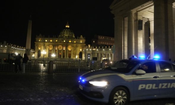 Πανικός στο Βατικανό: ΙΧ «μπούκαρε» χωρίς άδεια ενώ ο Πάπας Φραγκίσκος υποδεχόταν προσκεκλημένους του