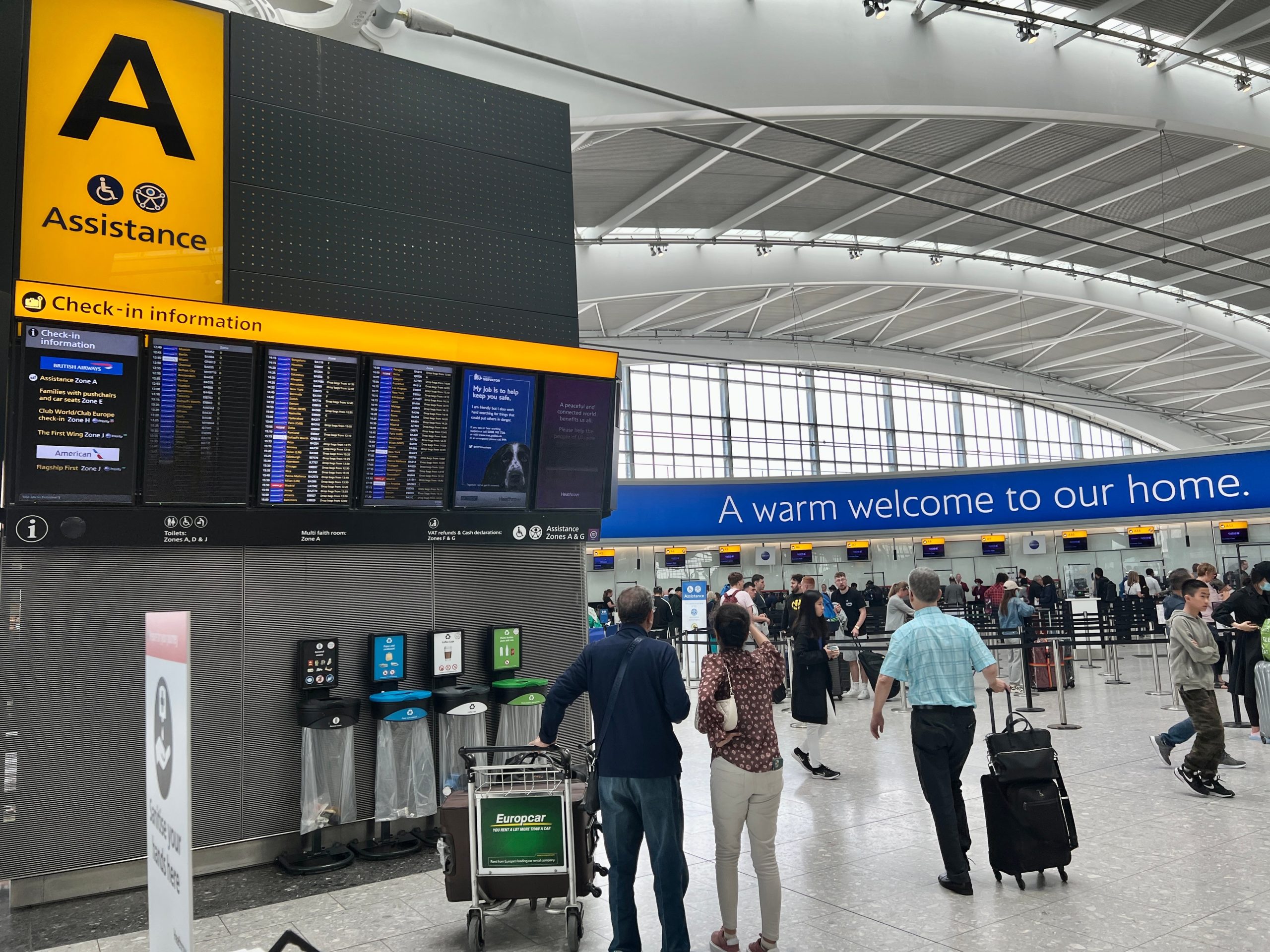 Χάος στα αεροδρόμια της Βρετανίας – Έπεσε το σύστημα ελέγχου διαβατηρίων