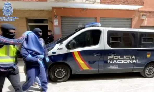 Ισπανία: Πυροβολισμοί με πολλούς τραυματίες στη Σεβίλλη – Παραδόθηκε ο δράστης που είχε ταμπουρωθεί μέσα σε σπίτι