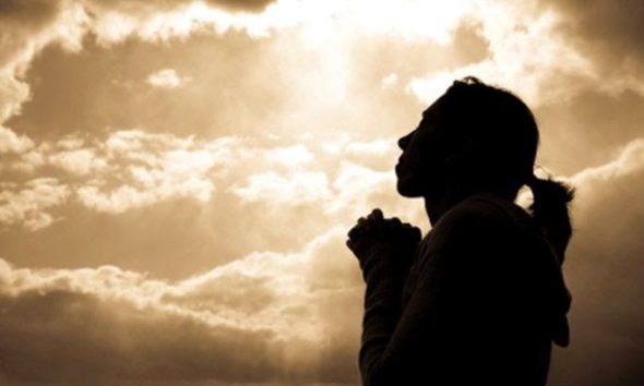 Να διαβάζεις κάθε βράδυ αυτή την προσευχή για το άγχος και τις κρίσεις πανικού