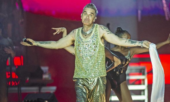 Robbie Williams: Πανικός με τον χαρακτηρισμό «κλέφτες» για τους Έλληνες – Τα «γύρισε» σε ανάρτησή του