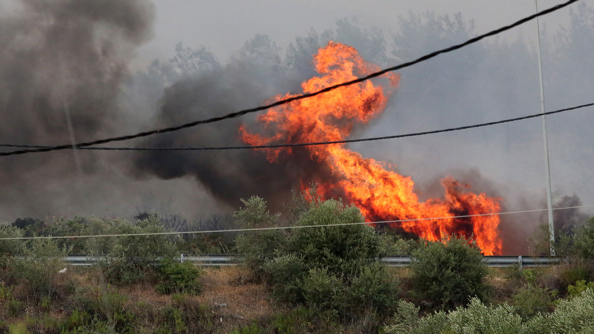Καίγεται για 10η συνεχόμενη μέρα ο Έβρος: Σκληρή «μάχη» με τις αναζωπυρώσεις