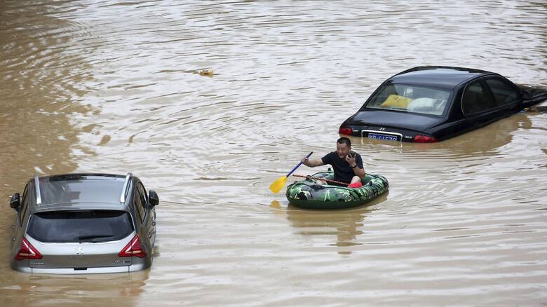 Κίνα: Στους 147 έφτασαν οι νεκροί και οι αγνοούμενοι απ’ τις φονικές πλημμύρες