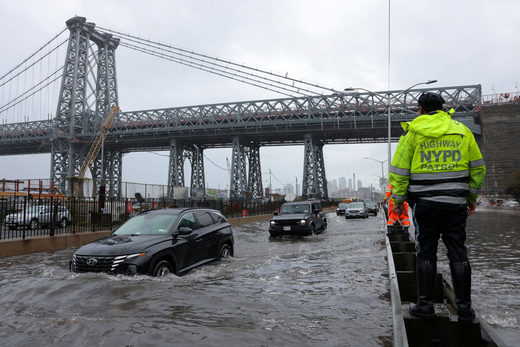 Συναγερμός στην Νέα Υόρκη μετά τις πλημμύρες: Βροχή ενός μήνα έπεσε μέσα σε 3 ώρες