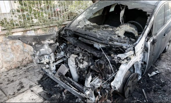 Έκτακτο: Νεκρός άνδρας εντοπίστηκε σε καμένο αυτοκίνητο στην Αχαΐα