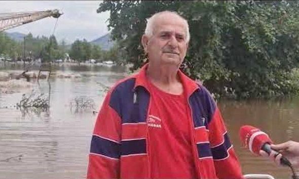 80χρονος ήρωας έσωσε με την βάρκα του γύρω στους 20 συγχωριανούς του