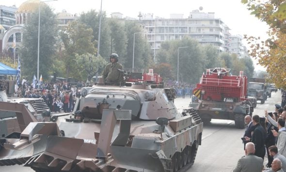 LIVE η στρατιωτική παρέλαση της 28ης Οκτωβρίου στη Θεσσαλονίκη