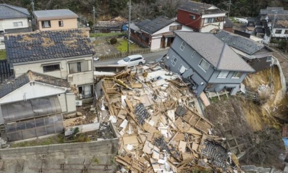 Σεισμός στην Ιαπωνία: «Παραμείνετε ήσυχοι και ήρεμοι αλλά καλυφθείτε» – Τι συνέβη τα πρώτα λεπτά μετά τα 7,6 Ρίχτερ