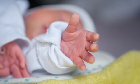 Παιδoκτovία στη Βέροια: «Το έκανε ο έξω από εδώ» δήλωσε η σύγχρονη Μήδεια που σκoτωσε το 6μηνών μωρό της