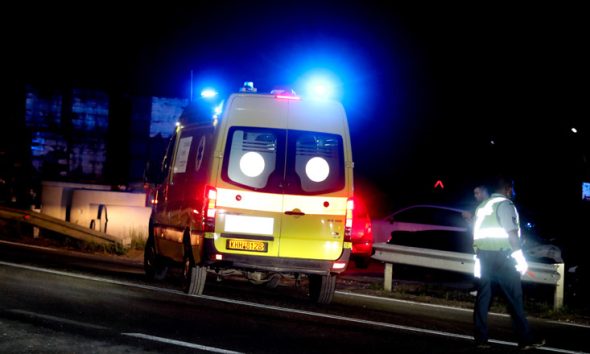 Θανατηφόρο τροχαίο στο Μαραθώνα: Φορτηγό συγκρούστηκε με ΙΧ – Ένας νεκρός και μία τραυματίας