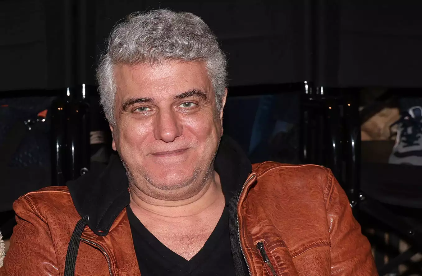 Άξιος άνθρωπος ο Βλαδίμηρος Κυριακίδης: «Πούλησα το εξοχικό μου για να πληρωθούν άνθρωποι στο θέατρο»
