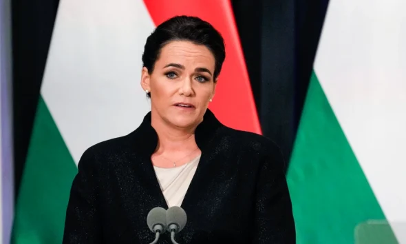Ουγγαρία: Απολογήθηκε και παραιτήθηκε η Πρόεδρος ύστερα από τον σάλο για την απονομή χάριτος σε κατάδικο για υπόθεση σεξουαλικής κακοποίησης παιδιών