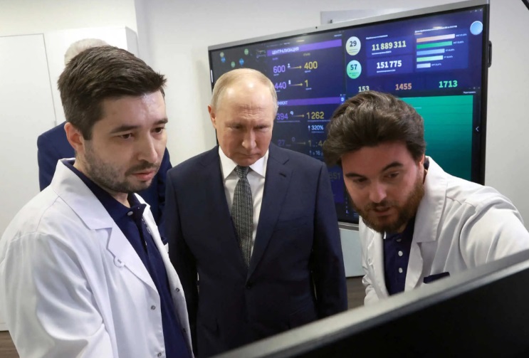 Αποκαλύψεις Βλάντιμιρ Πούτιν: «Είμαστε πολύ κοντά στη δημιουργία εμβολίων κατά του καρκίνου»