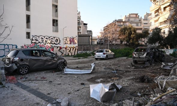 Έκρηξη σε βενζινάδικο στον Πειραιά: Συγκλονιστικές εικόνες από τις καταστροφές