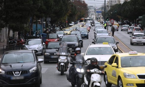 Κίνηση στους δρόμους: Καθυστερήσεις λόγω τροχαίου στην Περιφερειακή Υμηττού – Στο «κόκκινο» και ο Κηφισός