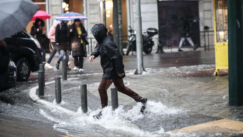 Κλέαρχος Μαρουσάκης: Πρόσκαιρη επιδείνωση καιρού με βροχοπτώσεις και καταιγίδες από το απόγευμα