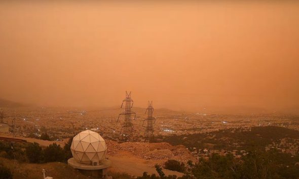 «Minerva Red»: Timelapse βίντεο με την αφρικανική σκόνη που σάρωσε την Αθήνα