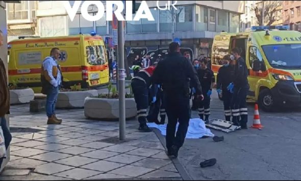 Φρίκη στη Θεσσαλονίκη: 49χρονη έκoψε τις φλέβες της και πήδηξε από τον 5ο όροφο