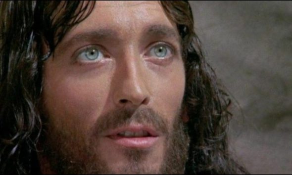 Έμεινε στις καρδιές μας ως «Ιησούς»: Δείτε πως είναι σήμερα στα 80 του ο ηθοποιός Ρόμπερτ Πάουελ