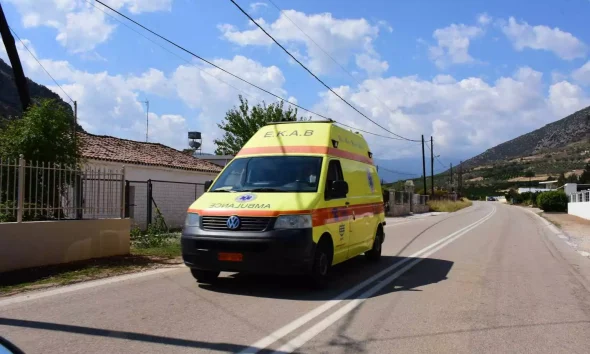 Μαρκόπουλο: Ένας νεκρός και μία σοβαρά τραυματίας σε θανατηφόρο τροχαίο – Αυτοκίνητο καρφώθηκε σε κολόνα