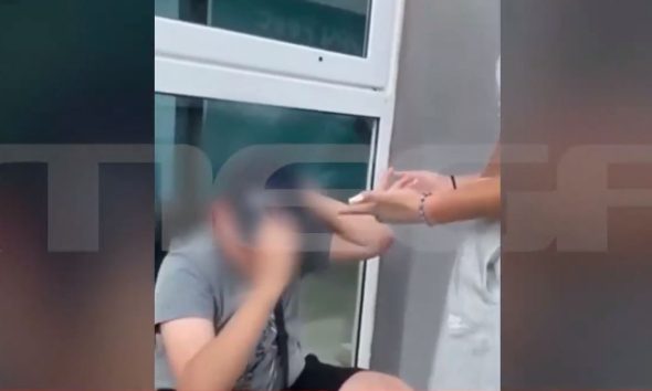 «Πάτησέ τον, παίξ’ του μπουνιές» – Συγκλονιστικό βίντεο με τον άγριο ξυλοδαρμό 14χρονου σε σχολείο της Κρήτης