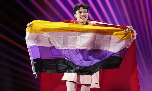 Δεν είναι της χώρας του: Τι συμβολίζει η σημαία που ύψωσε ο άφυλος νικητής της Eurovision 2024