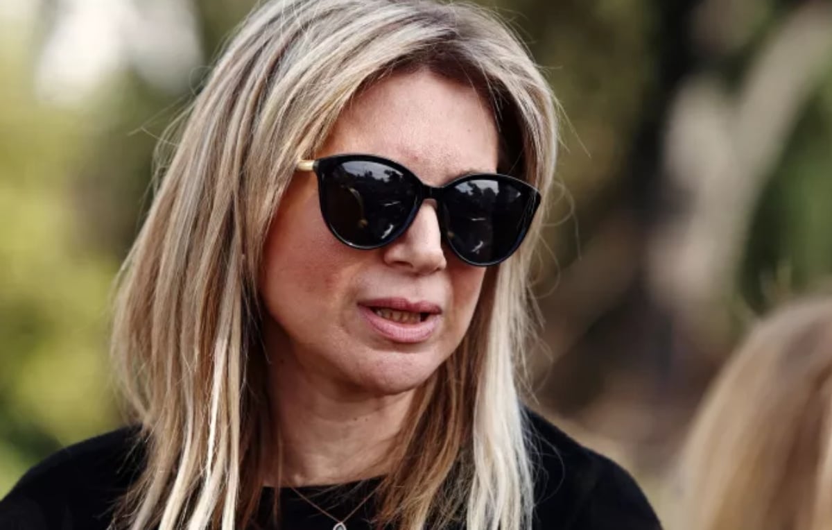 «Ποιος απολαμβάνει τα εκατομμύρια για να κοιμάται στο κρύο μάρμαρο η κόρη μου;» – Συγκλονίζει ξανά η Μαρία Καρυστιανού