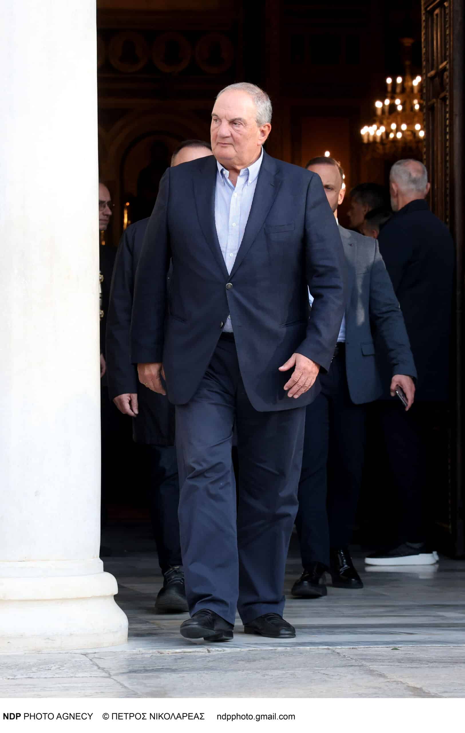 Στη 444